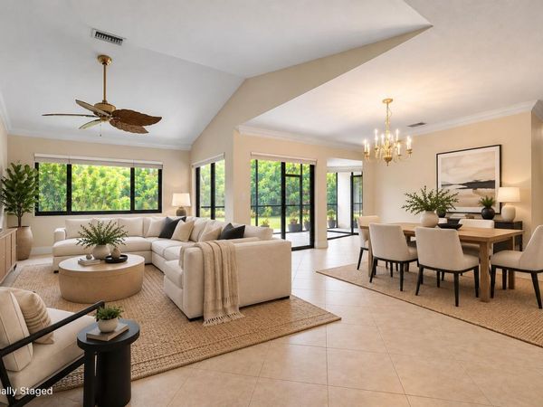 13 Lexington Lane E, Unit A, Palm Beach Gardens, FL 33418