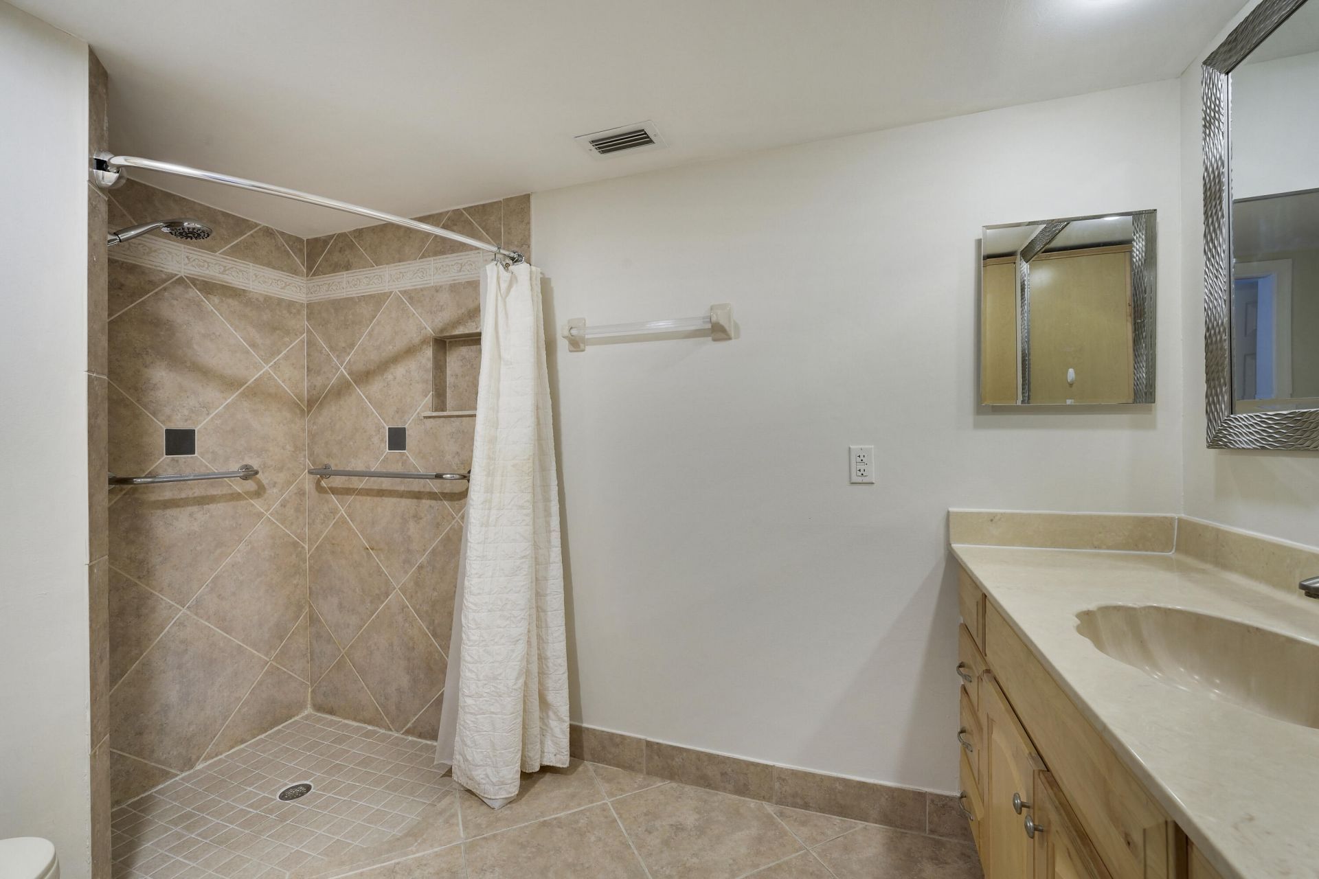 13 Lexington Lane E, Unit A, Palm Beach Gardens, FL 33418 Photo