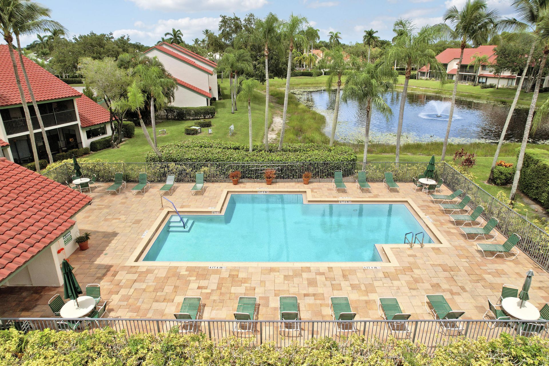 13 Lexington Lane E, Unit A, Palm Beach Gardens, FL 33418 Photo