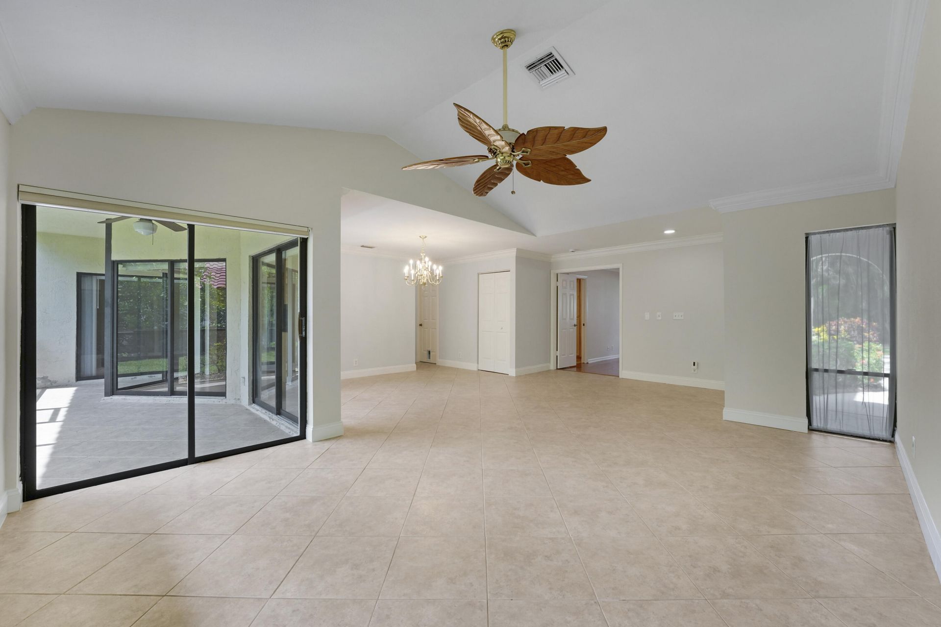 13 Lexington Lane E, Unit A, Palm Beach Gardens, FL 33418 Photo