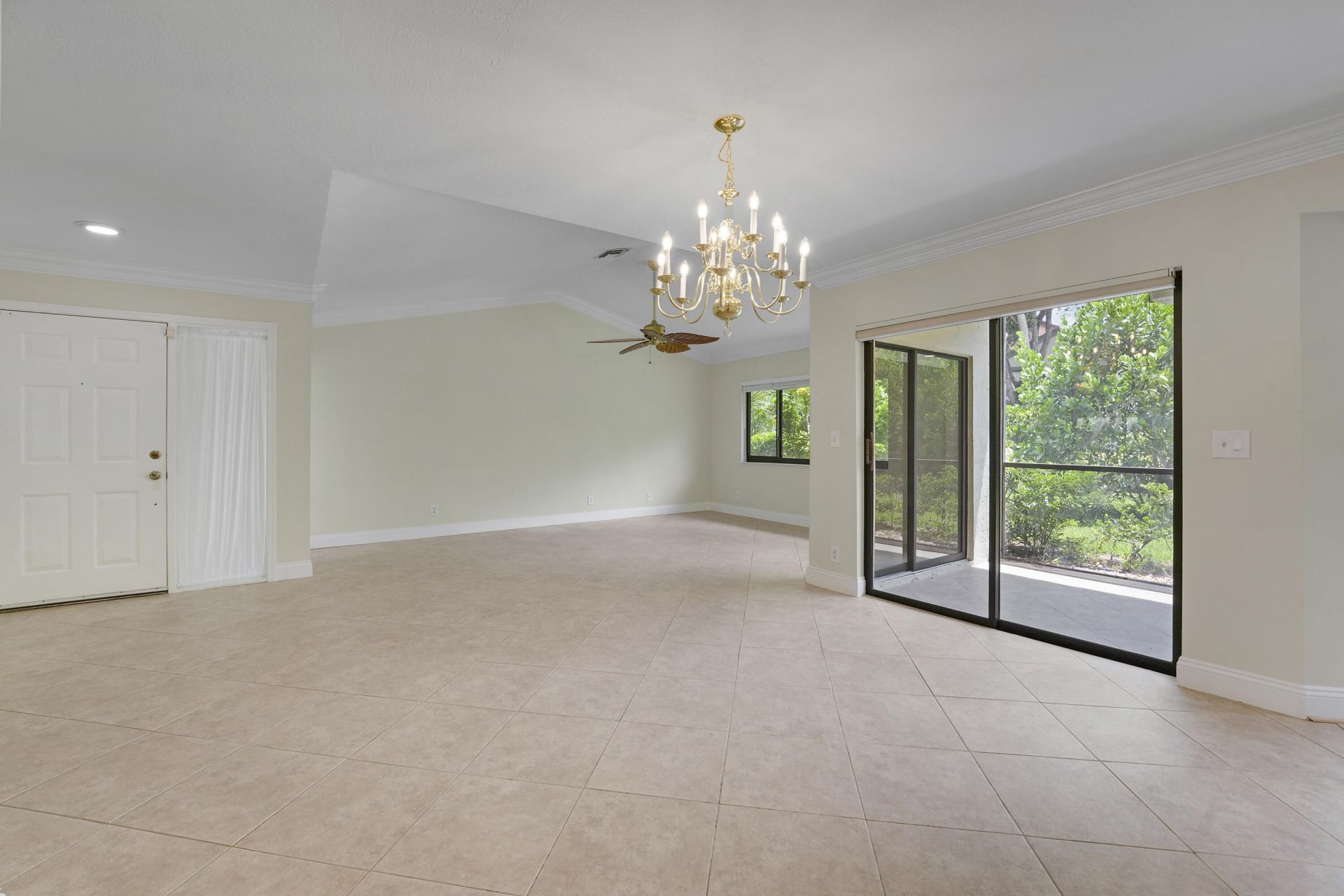 13 Lexington Lane E, Unit A, Palm Beach Gardens, FL 33418 Photo