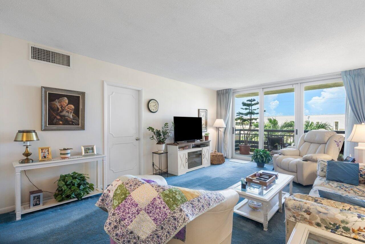555 NW 4th Avenue, Unit 2150, Boca Raton, FL 33432 Photo