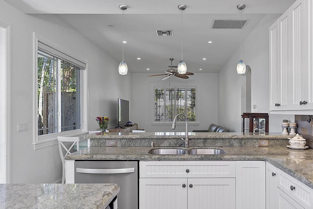1106 N Lakeside Drive, Lake Worth Beach, FL 33460 Photo