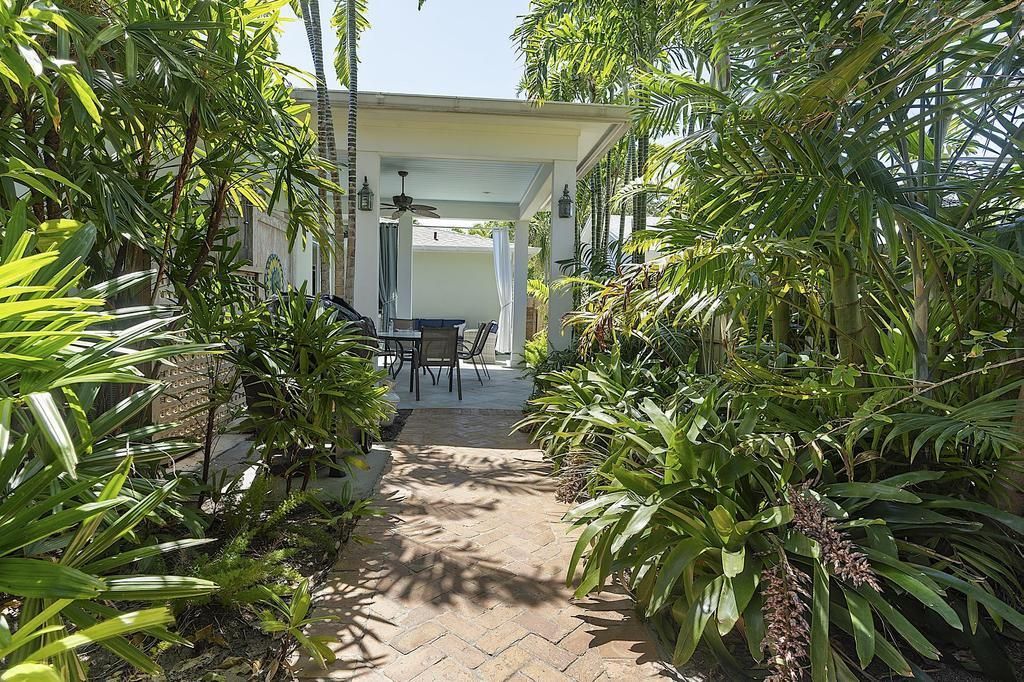 1106 N Lakeside Drive, Lake Worth Beach, FL 33460 Photo
