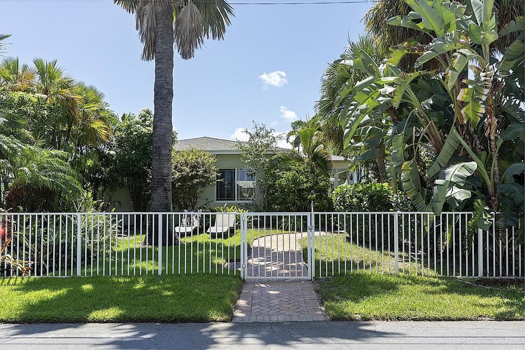 1106 N Lakeside Drive, Lake Worth Beach, FL 33460 Photo