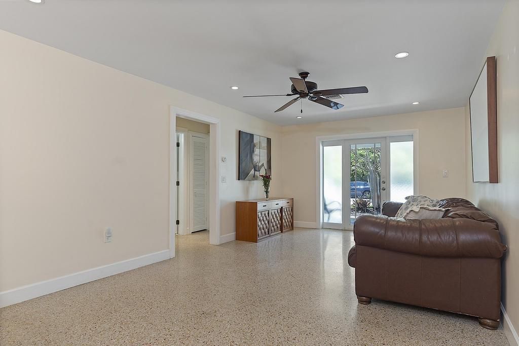 1106 N Lakeside Drive, Lake Worth Beach, FL 33460 Photo