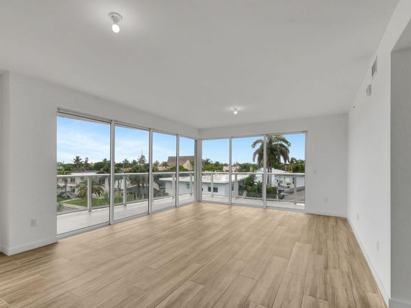 117 Lake Avenue, Unit 304, Lake Worth Beach, FL 33460