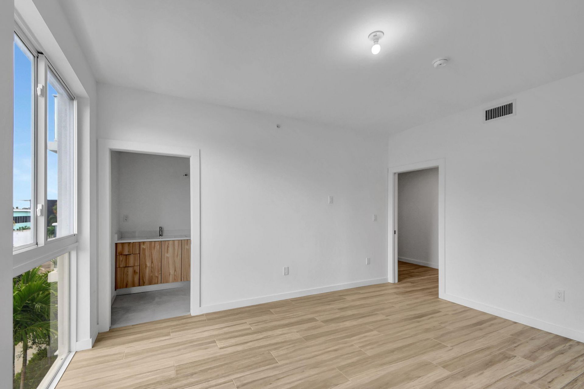 117 Lake Avenue, Unit 304, Lake Worth Beach, FL 33460 Photo