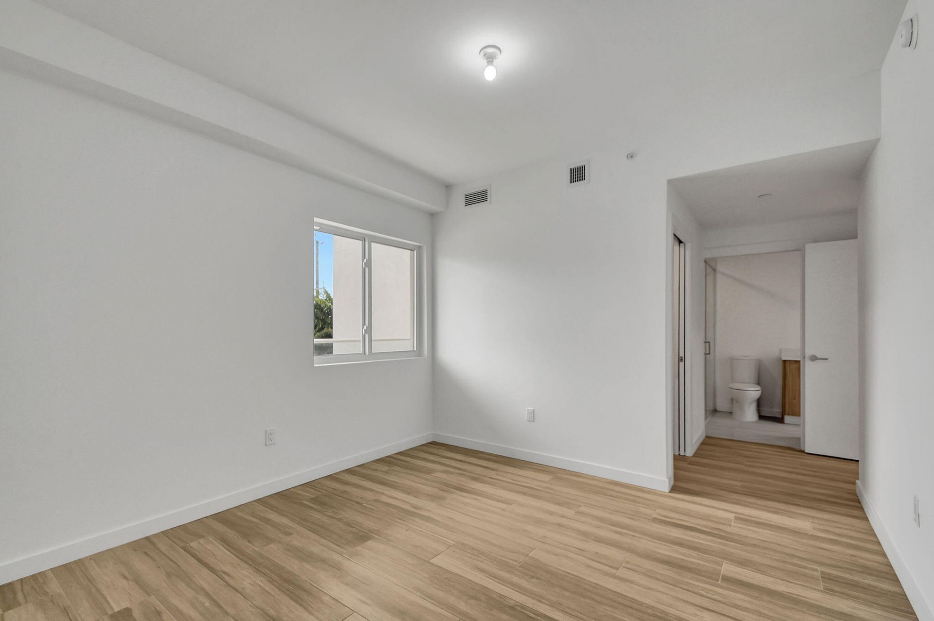 117 Lake Avenue, Unit 304, Lake Worth Beach, FL 33460 Photo