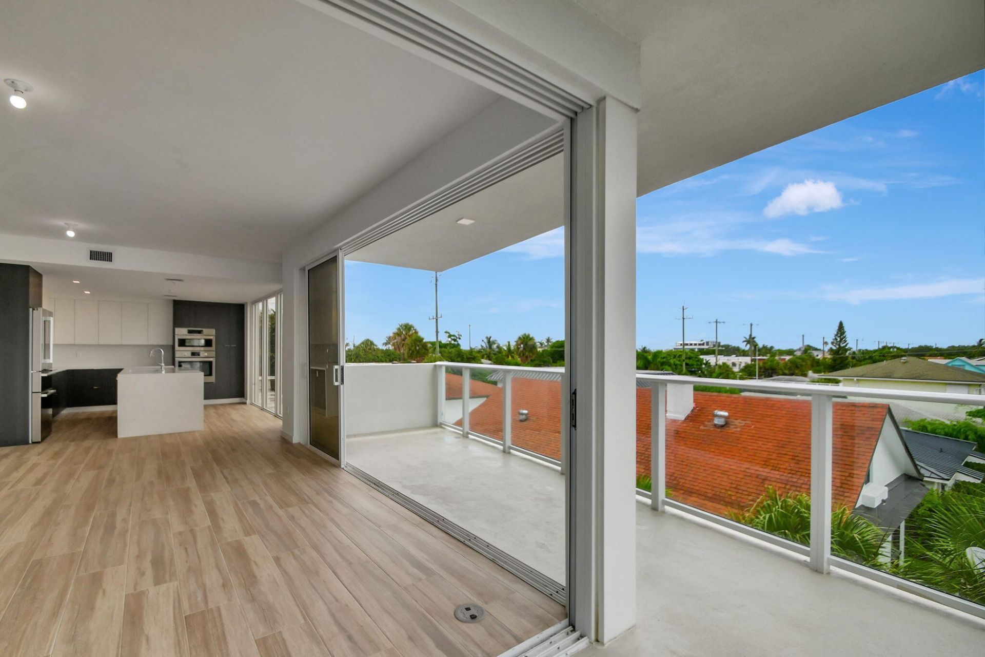 117 Lake Avenue, Unit 304, Lake Worth Beach, FL 33460 Photo