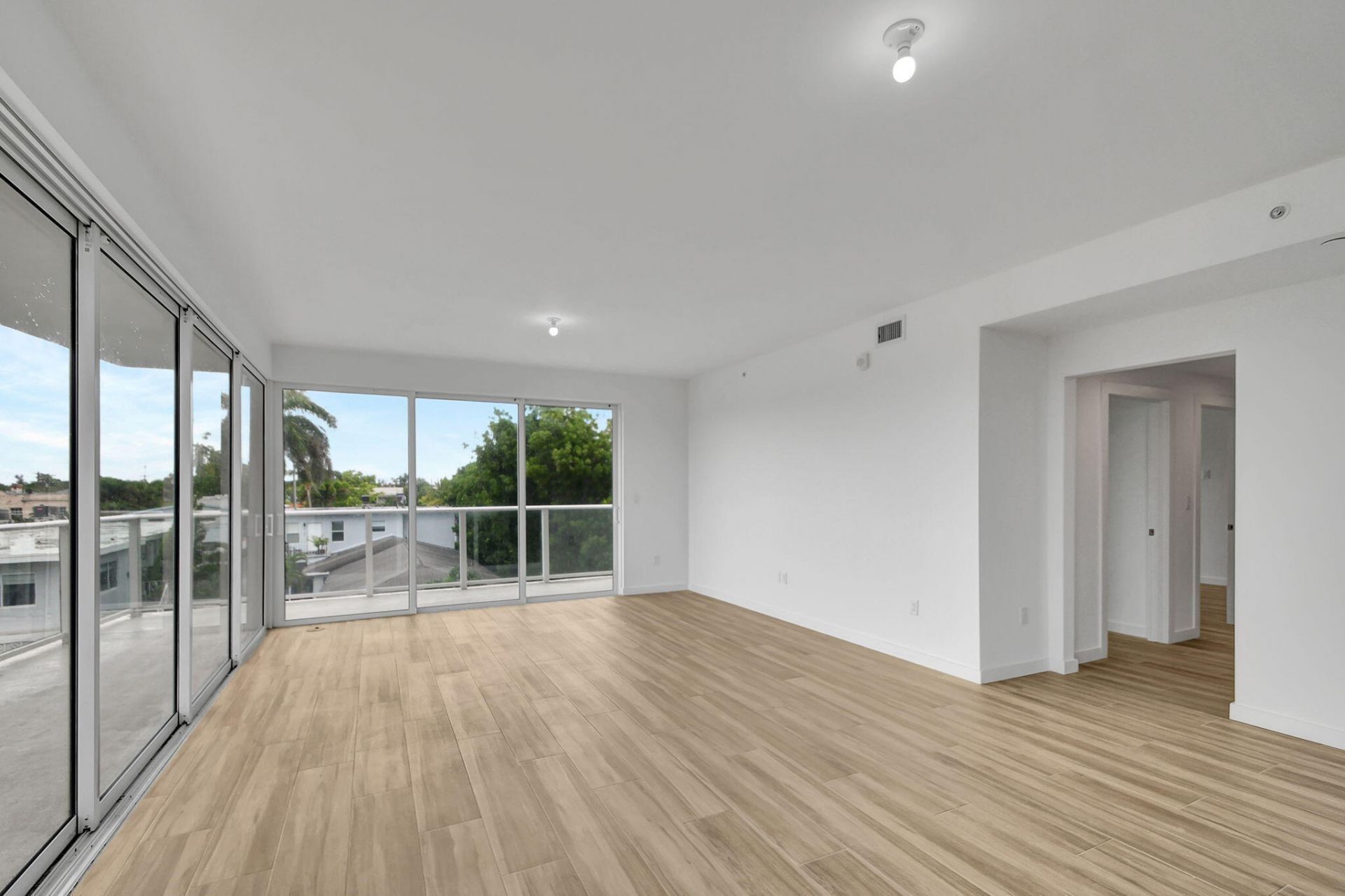 117 Lake Avenue, Unit 304, Lake Worth Beach, FL 33460 Photo
