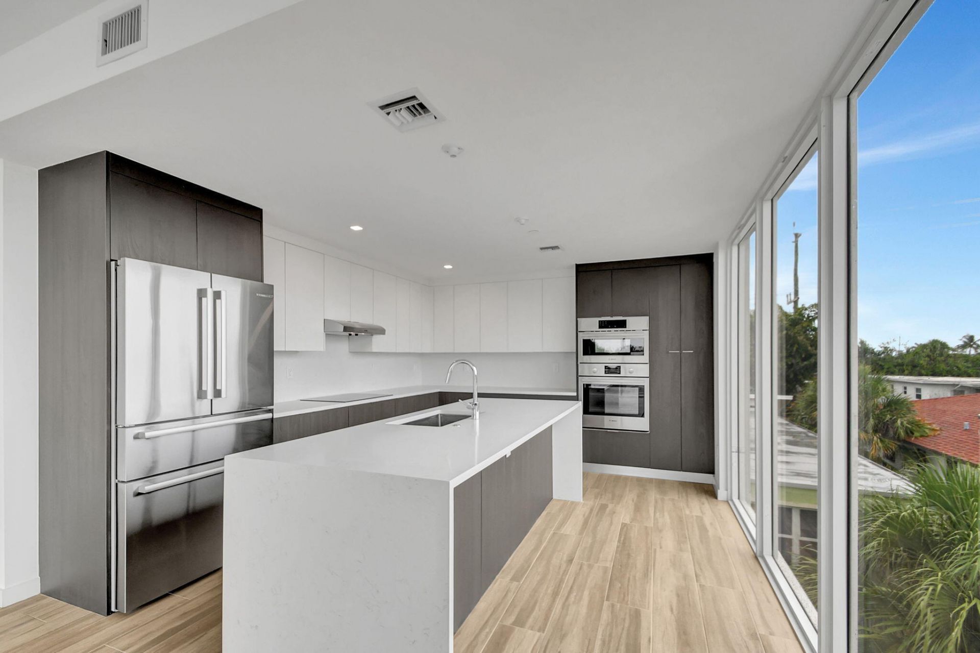 117 Lake Avenue, Unit 304, Lake Worth Beach, FL 33460 Photo