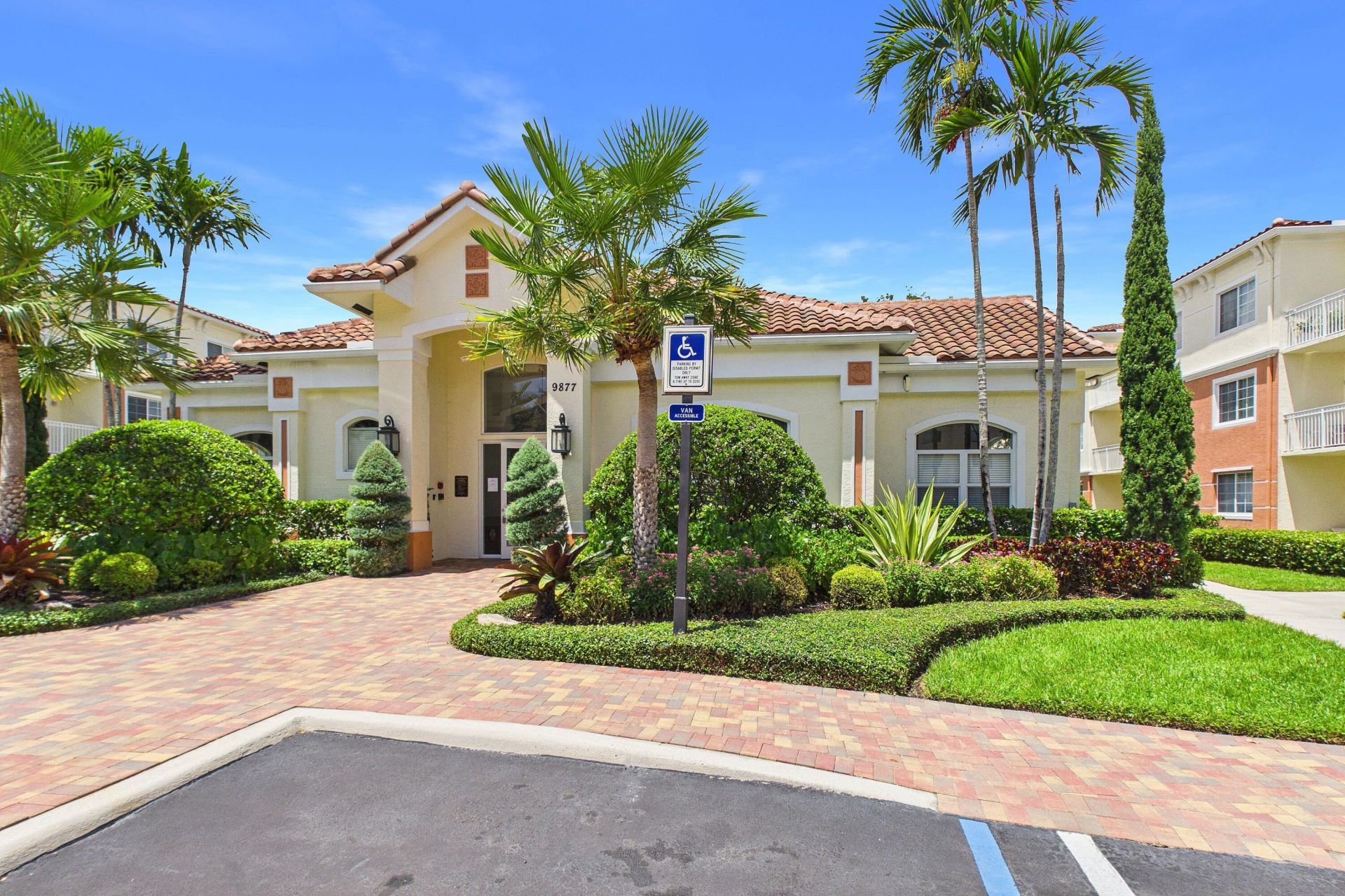 9857 Baywinds Drive, Unit 9301, West Palm Beach, FL 33411 Photo