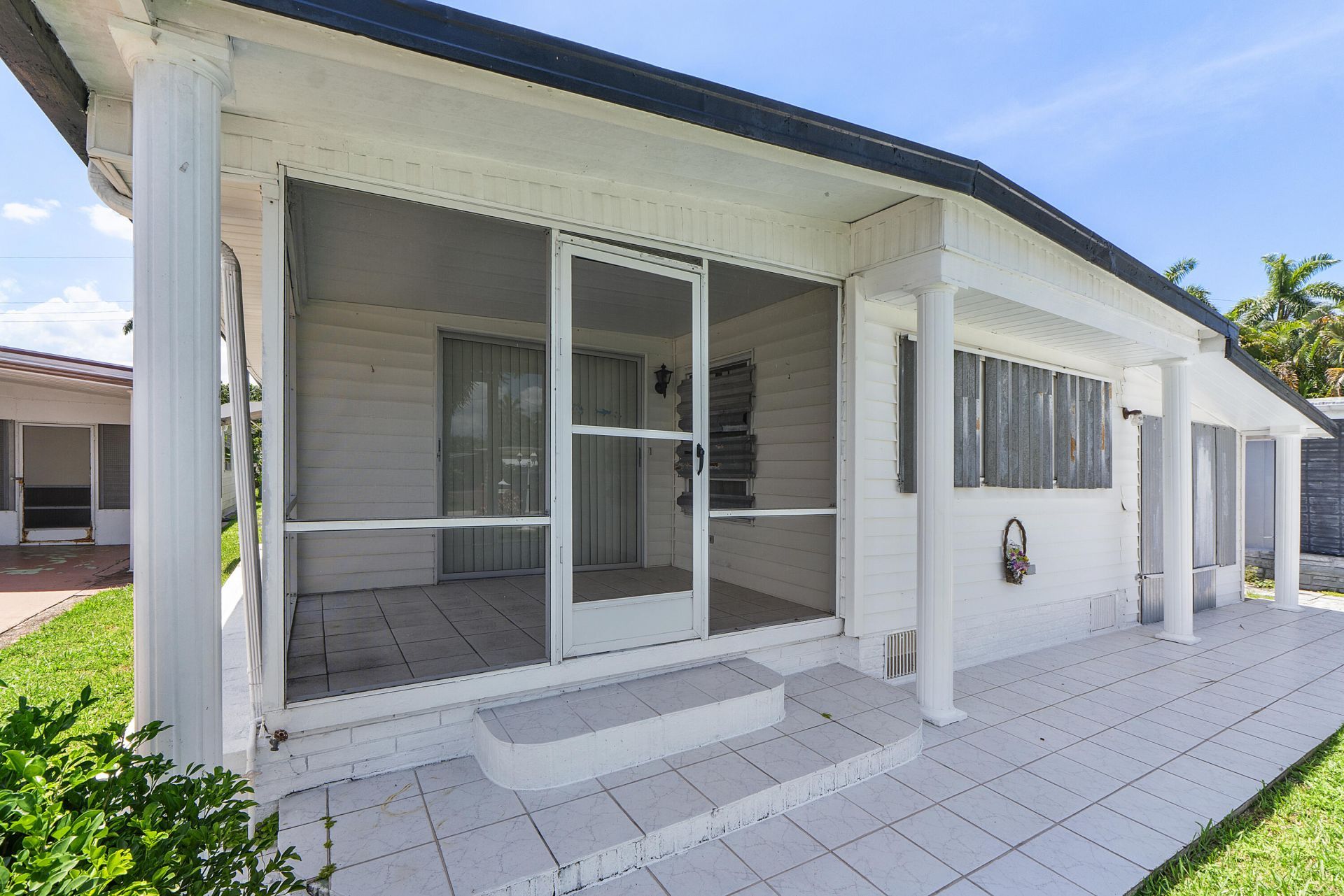 8670 SW 18th Place, Davie, FL 33324 Photo