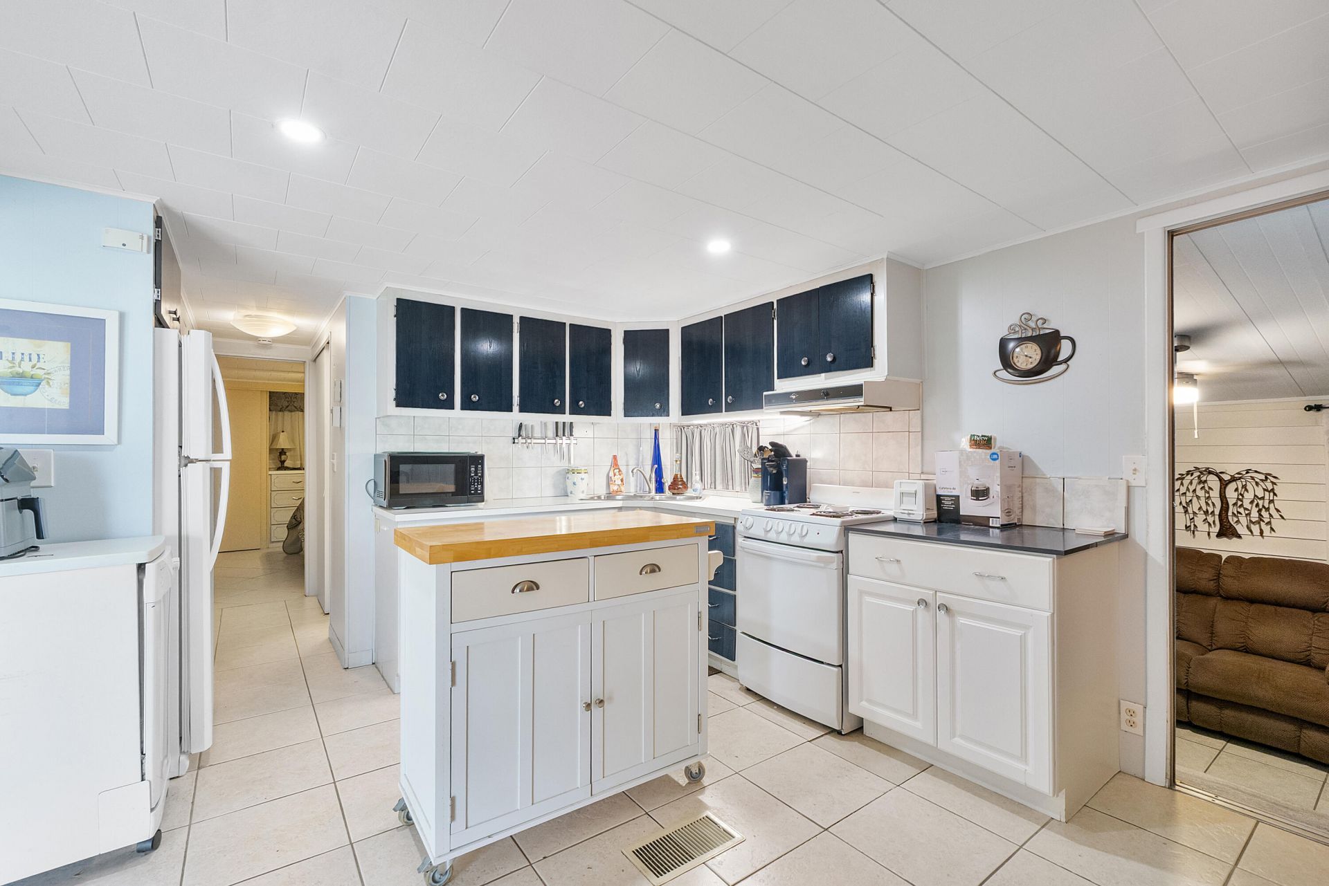 8670 SW 18th Place, Davie, FL 33324 Photo