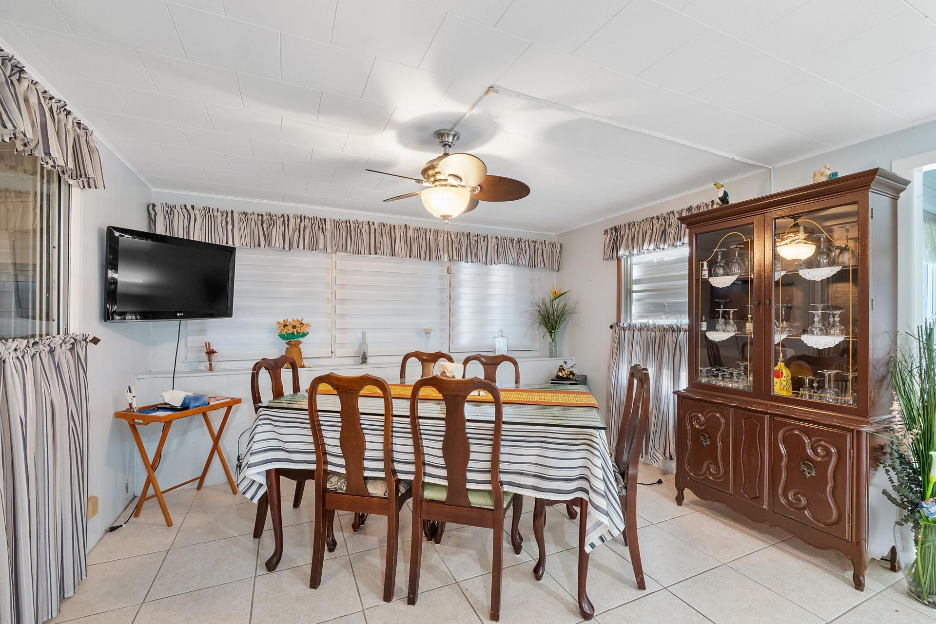 8670 SW 18th Place, Davie, FL 33324 Photo