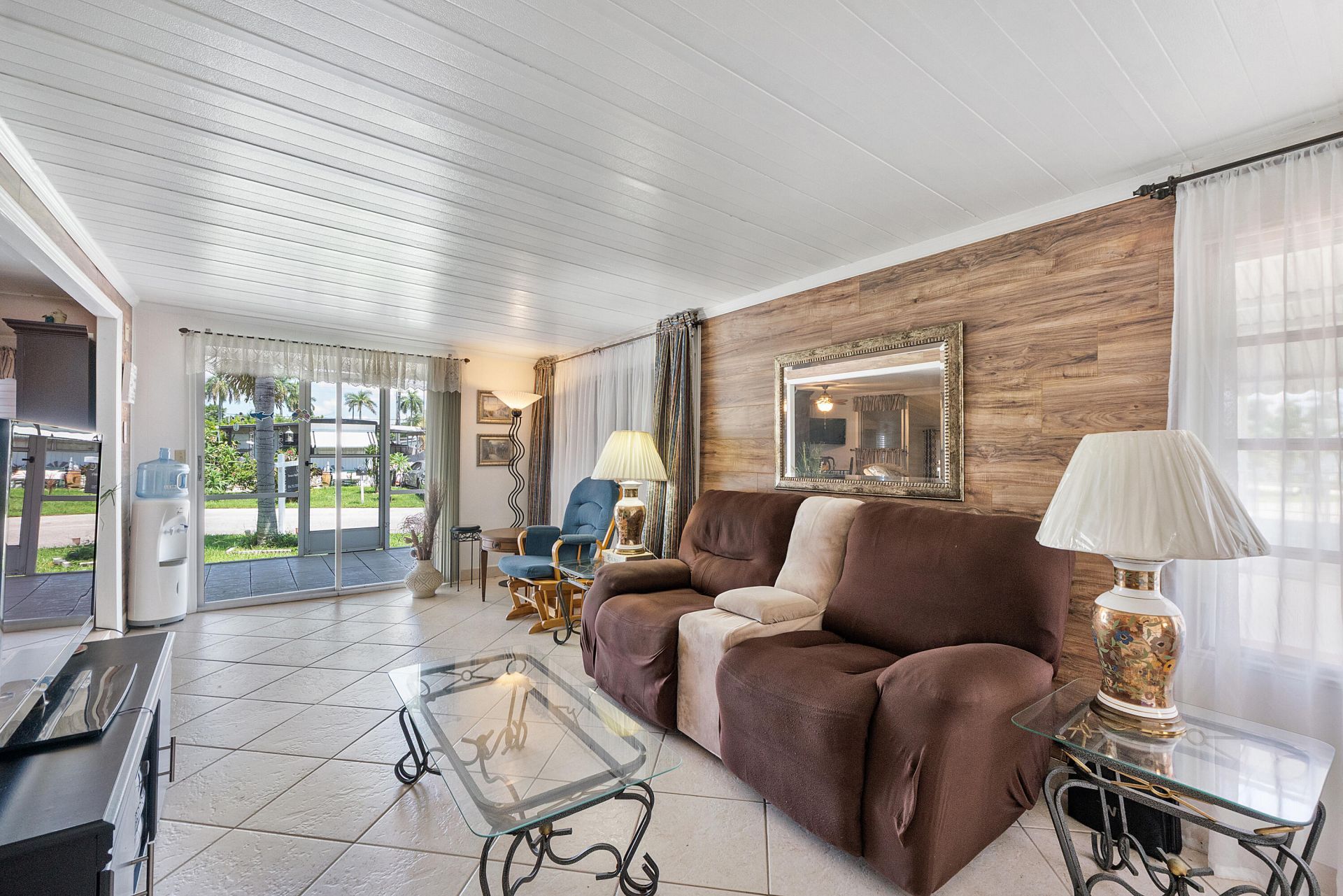 8670 SW 18th Place, Davie, FL 33324 Photo
