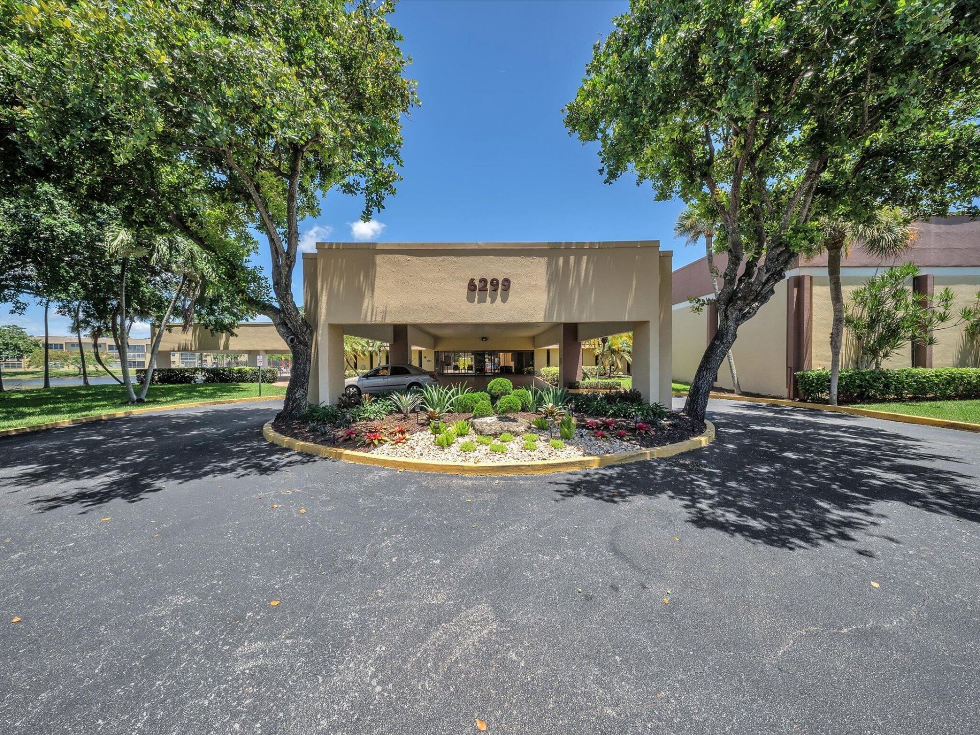 6051 NW 61st Avenue, Unit 310, Tamarac, FL 33319 Photo