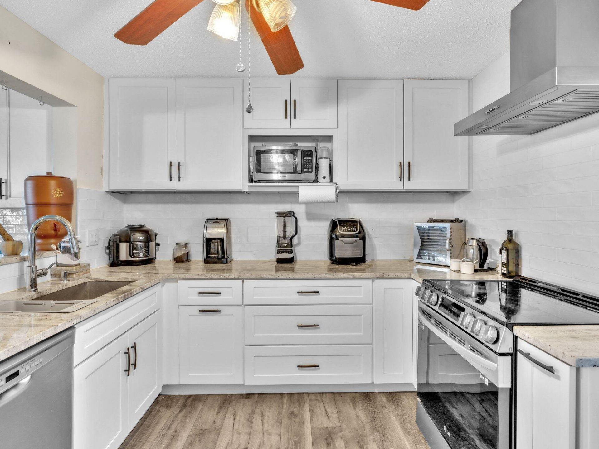 1907 SW 22nd Avenue, Boynton Beach, FL 33426 Photo