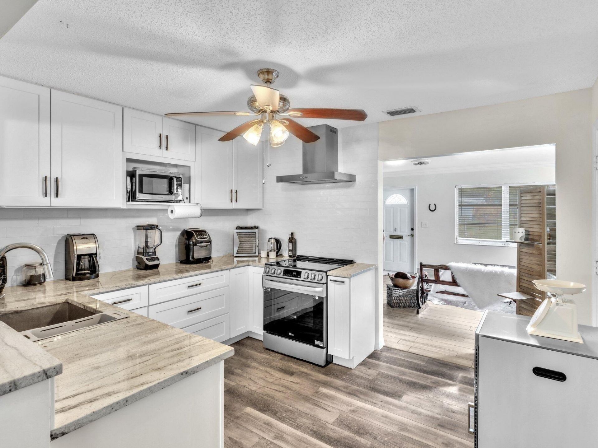 1907 SW 22nd Avenue, Boynton Beach, FL 33426 Photo