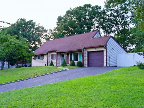 9 Hudson Street , Coram, NY 11727