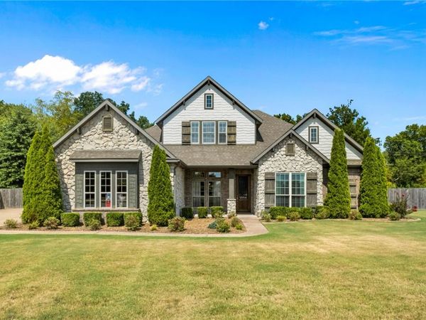 5800 SW Broadway Street , Bentonville, AR 72713