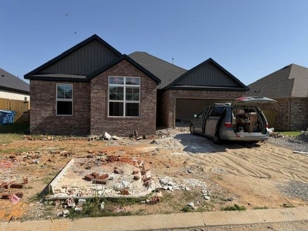 6804 SW High Meadow Boulevard , Bentonville, AR 72713
