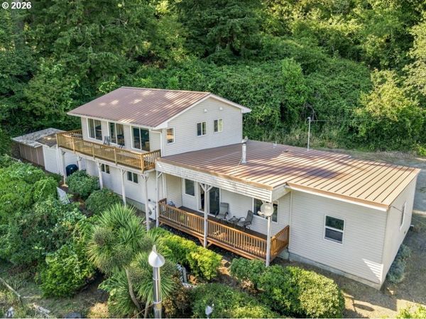305 9TH ST, Garibaldi, OR 97118