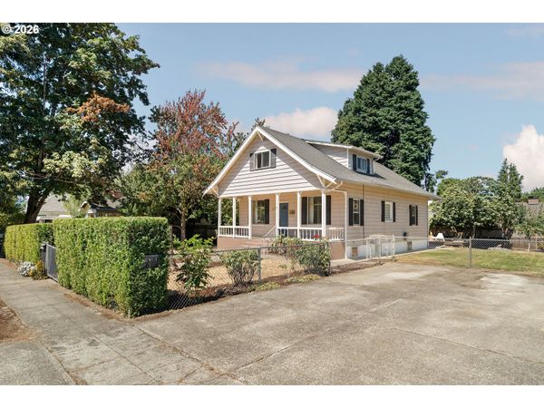 150 E Arlington ST, Gladstone, OR 97027