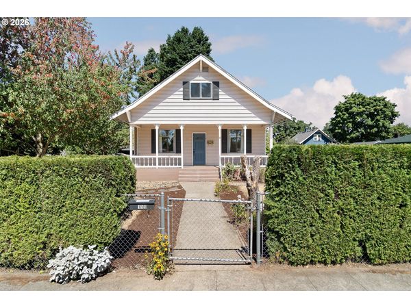 150 E Arlington ST, Gladstone, OR 97027
