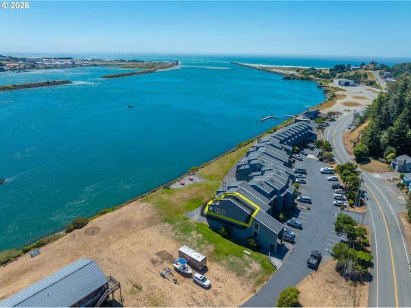 94304 WEDDERBURN LOOP, Unit 427, Gold Beach, OR 97444