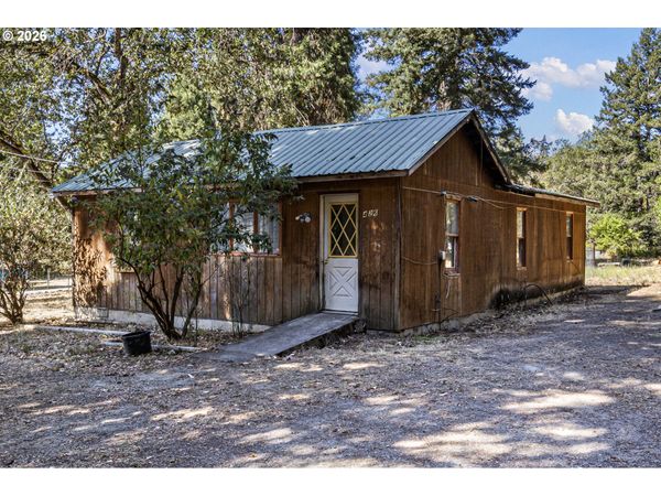 426 LOU GRAY DR, Myrtle Creek, OR 97457