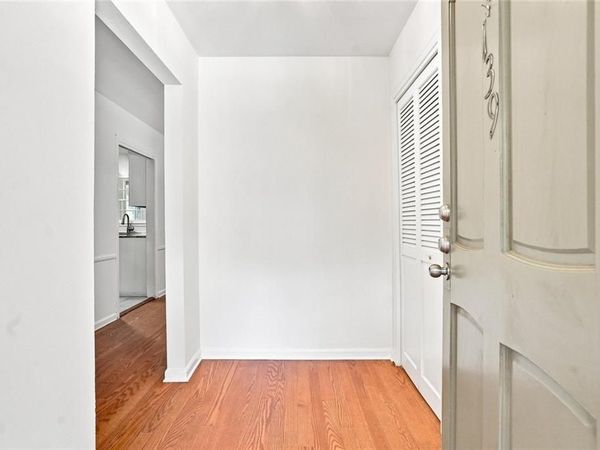 139 Woodmere Square NW, Atlanta, GA 30327