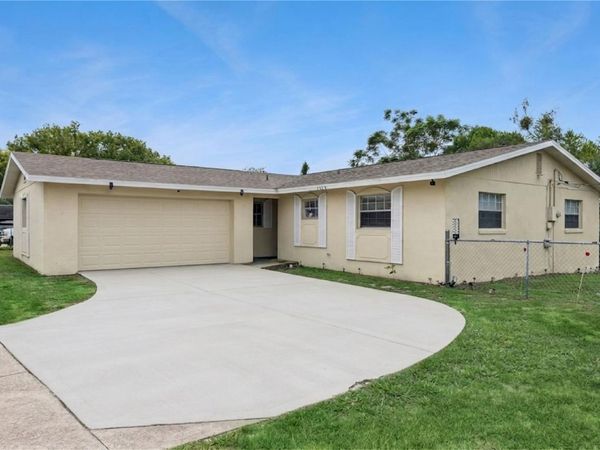 1912 SAXON BOULEVARD , DELTONA, FL 32725