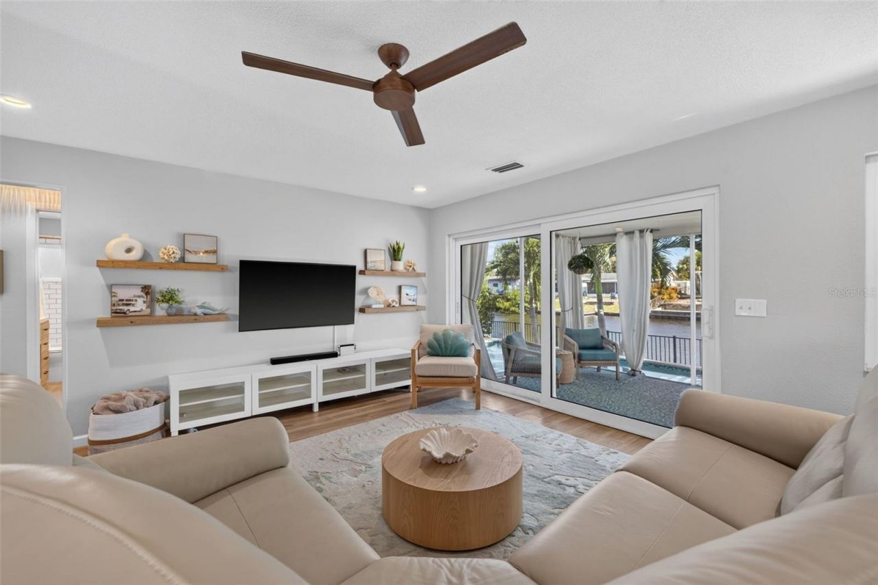 1472 47th Avenue Ne, Saint Petersburg, FL 33703 Photo