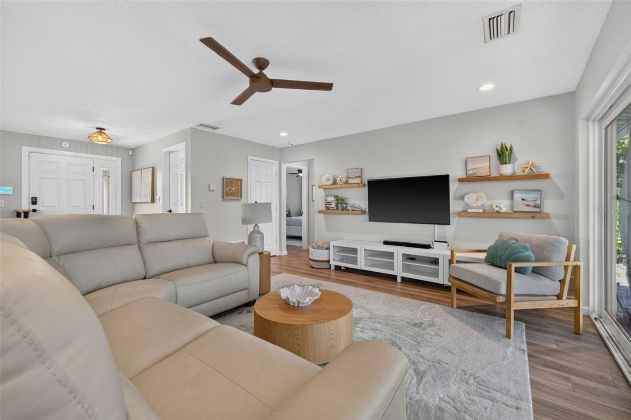 1472 47th Avenue Ne, Saint Petersburg, FL 33703 Photo