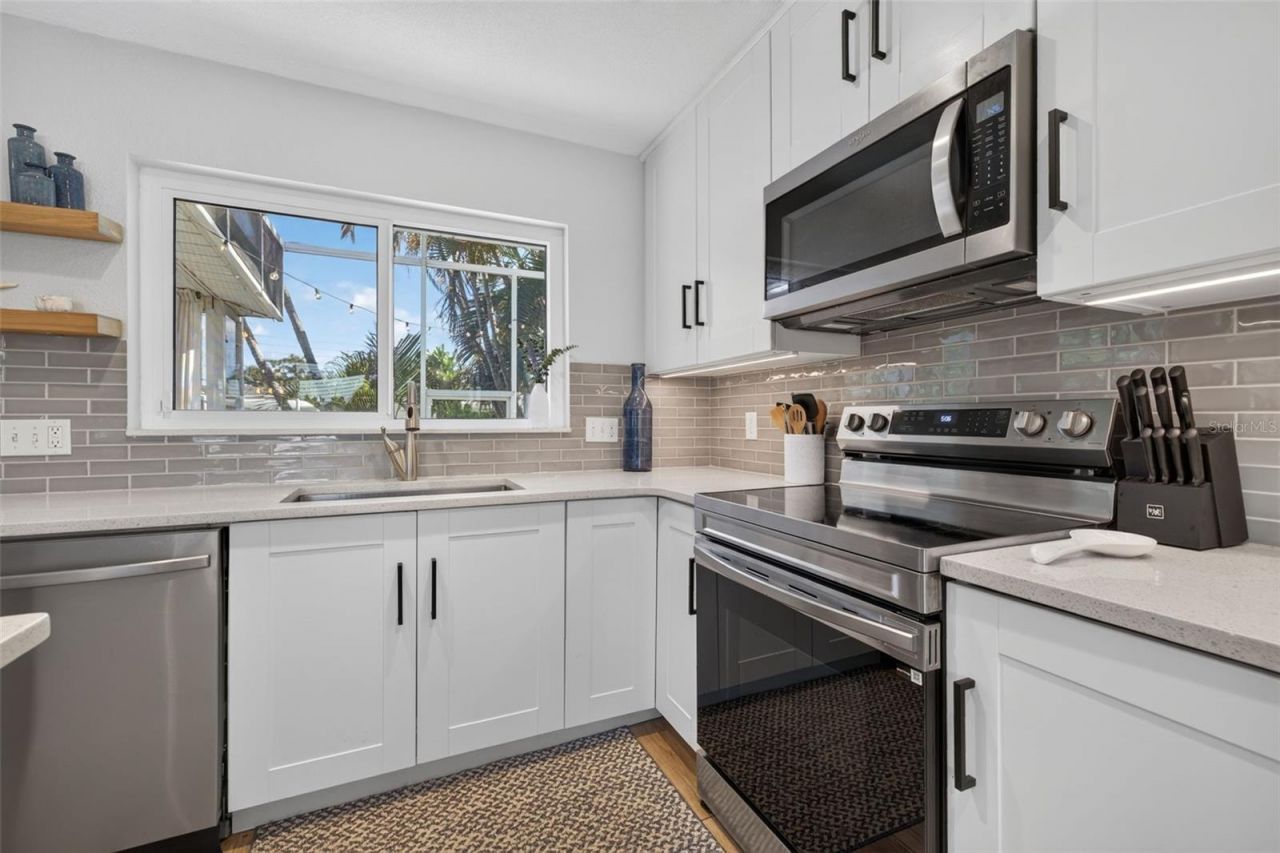 1472 47th Avenue Ne, Saint Petersburg, FL 33703 Photo