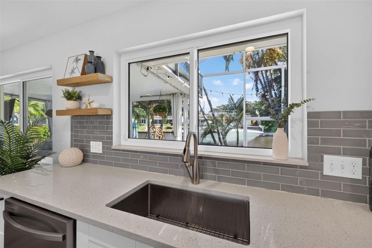 1472 47th Avenue Ne, Saint Petersburg, FL 33703 Photo