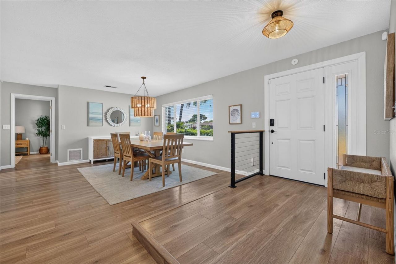 1472 47th Avenue Ne, Saint Petersburg, FL 33703 Photo