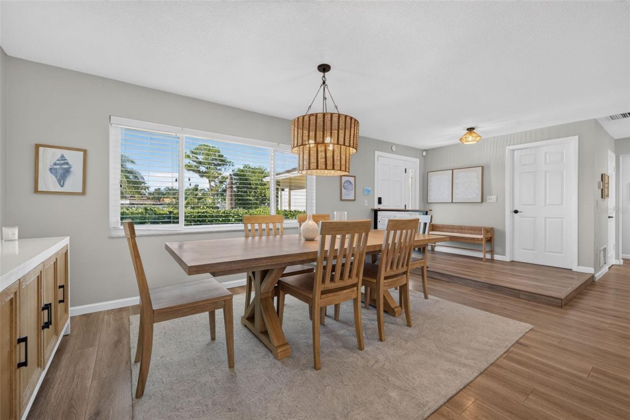 1472 47th Avenue Ne, Saint Petersburg, FL 33703 Photo