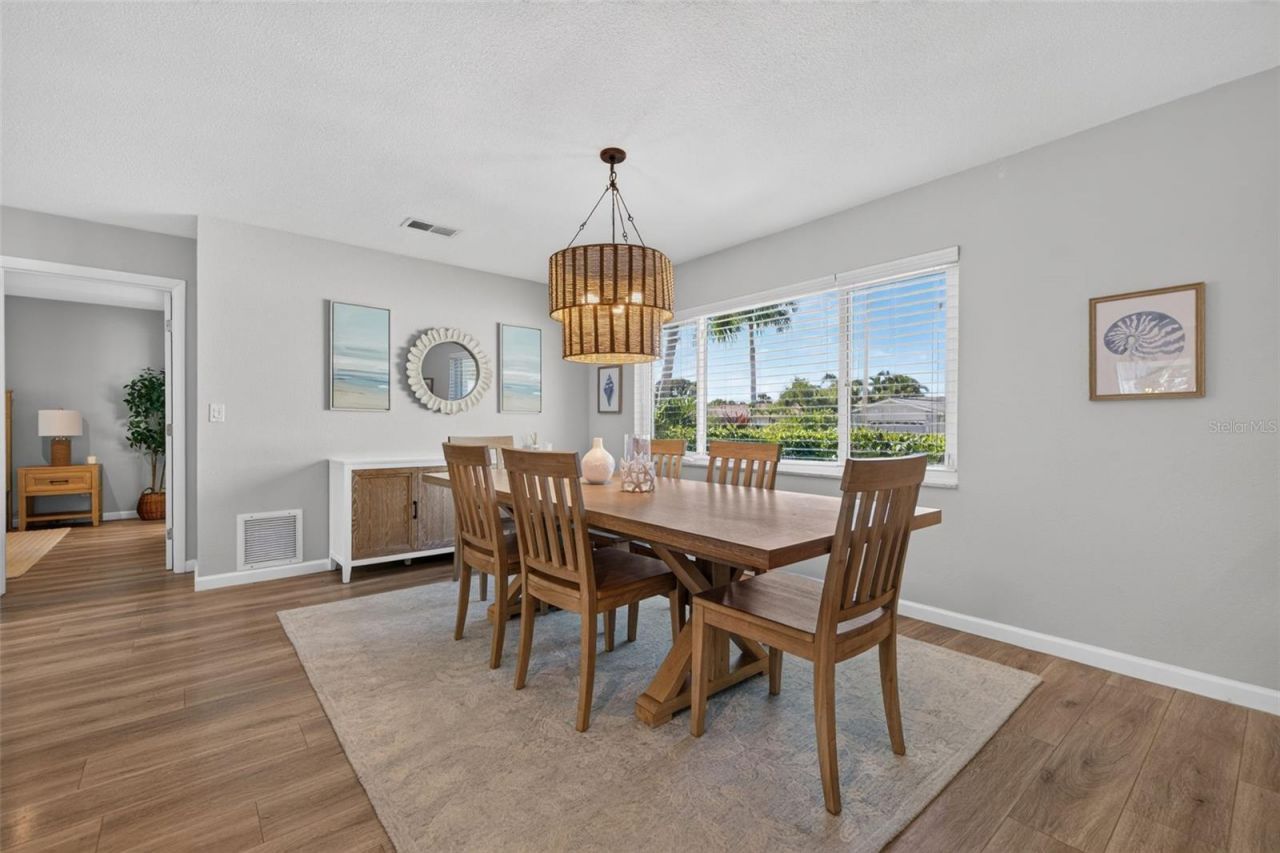 1472 47th Avenue Ne, Saint Petersburg, FL 33703 Photo