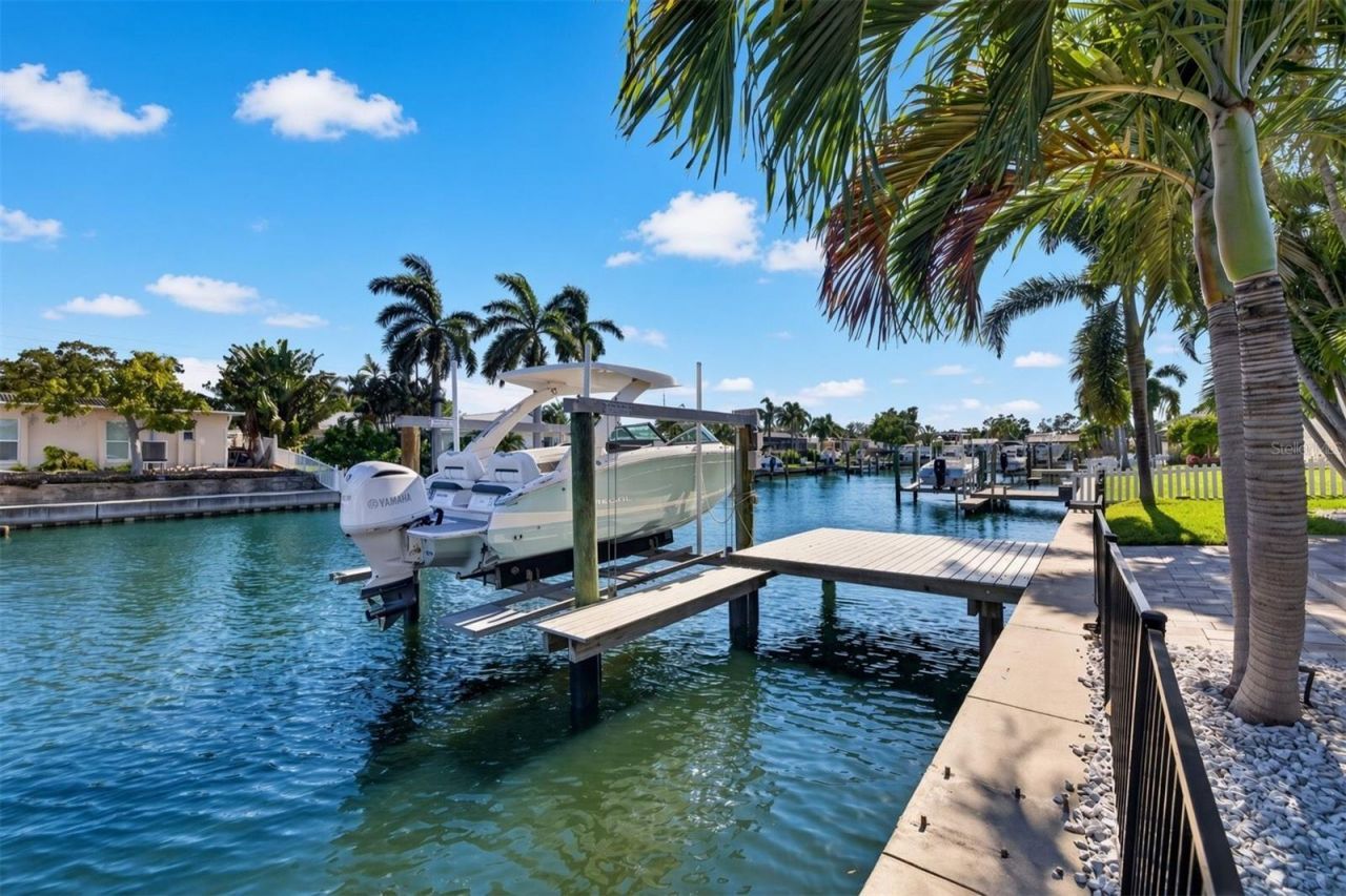 1472 47th Avenue Ne, Saint Petersburg, FL 33703 Photo