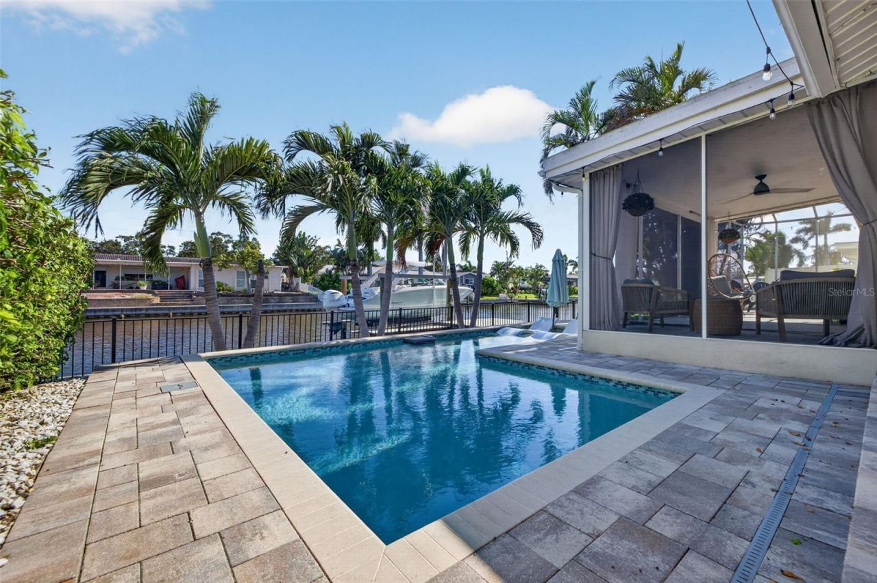 1472 47th Avenue Ne, Saint Petersburg, FL 33703 Photo