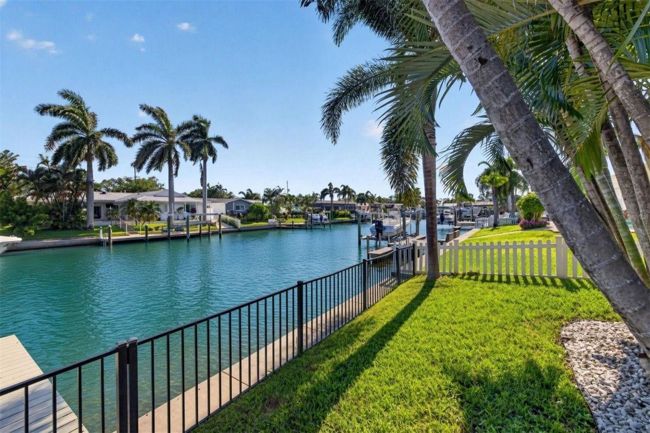 1472 47th Avenue Ne, Saint Petersburg, FL 33703 Photo
