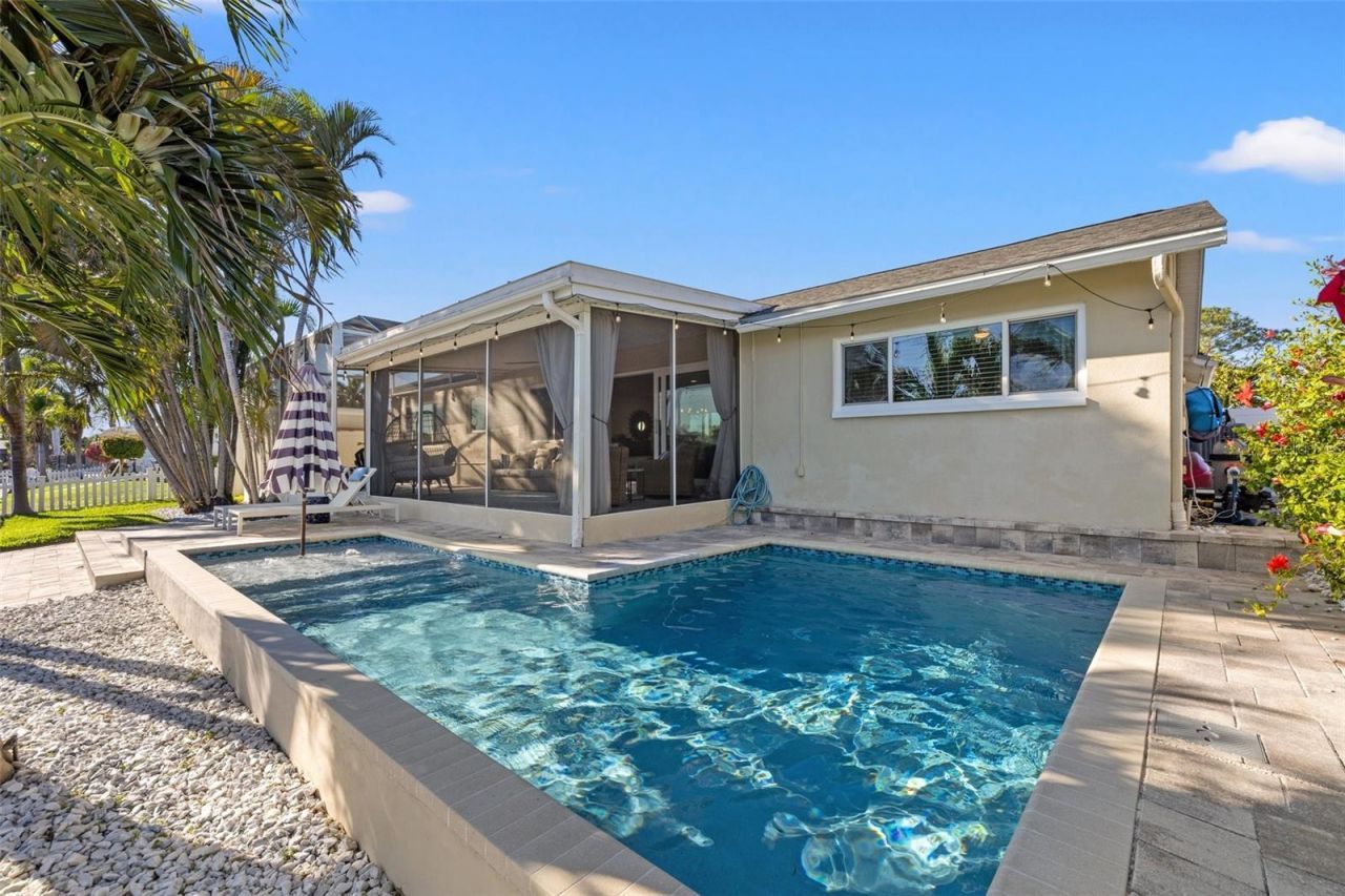 1472 47th Avenue Ne, Saint Petersburg, FL 33703 Photo