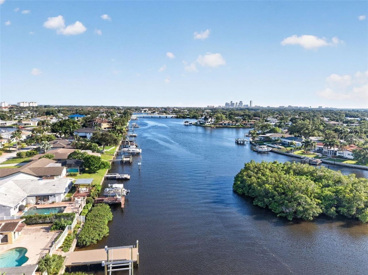 1472 47th Avenue Ne, Saint Petersburg, FL 33703 Photo