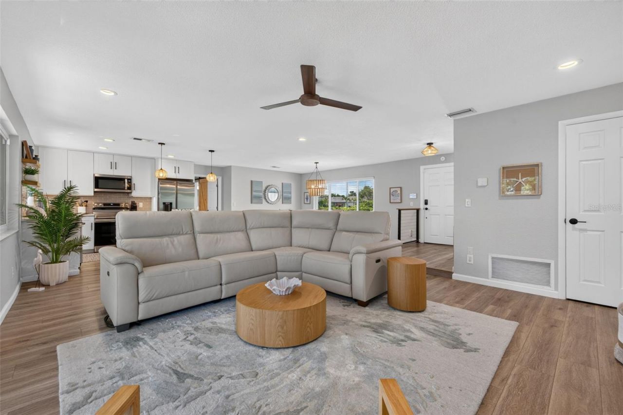 1472 47th Avenue Ne, Saint Petersburg, FL 33703 Photo