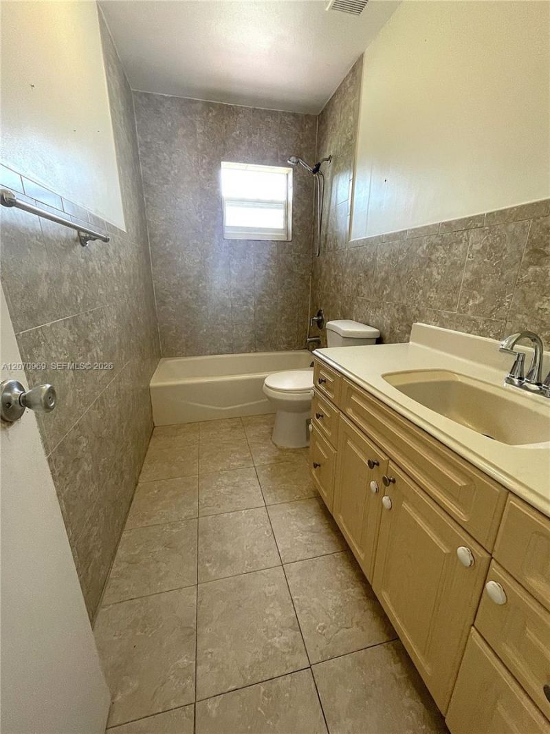 5715 SW 112th Ct , Miami, FL 33173 Photo