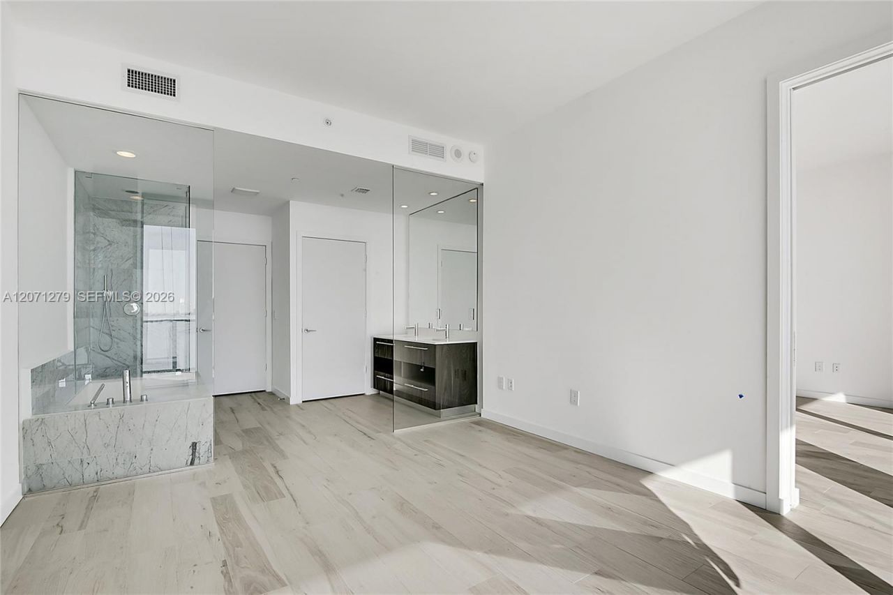 480 NE 31st St , Unit 904, Miami, FL 33137 Photo
