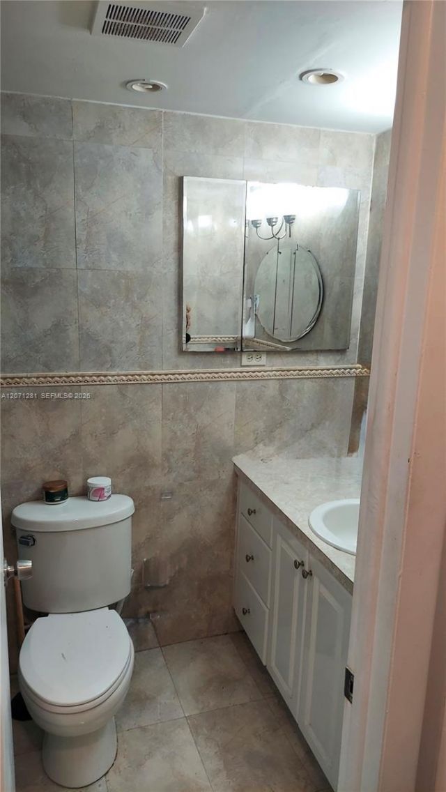 900 SW 84th Ave, Unit 301E, Miami, FL 33144 Photo